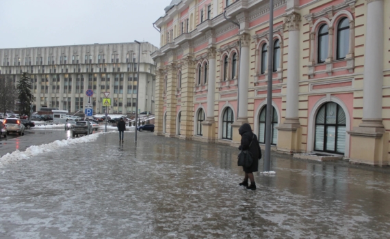 Ходите по льду уверенно: этот способ превратит любую обувь в противоскользящую Ходите по льду уверенно: этот способ превратит любую обувь в противоскользящую
