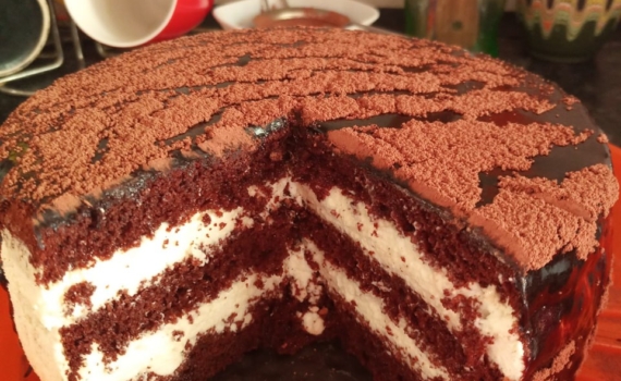 Объедение, а не торт: нежный шоколадный десерт, который тает во рту — готовится без весов Объедение, а не торт: нежный шоколадный десерт, который тает во рту — готовится без весов