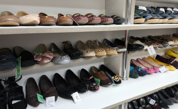 Жмет обувь: 9 проверенных способов растянуть ее дома — от заморозки до водки Жмет обувь: 9 проверенных способов растянуть ее дома — от заморозки до водки