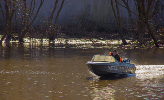 Весенний жор на реке: как ловля в проводку приносит трофеи один за другим Весенний жор на реке: как ловля в проводку приносит трофеи один за другим